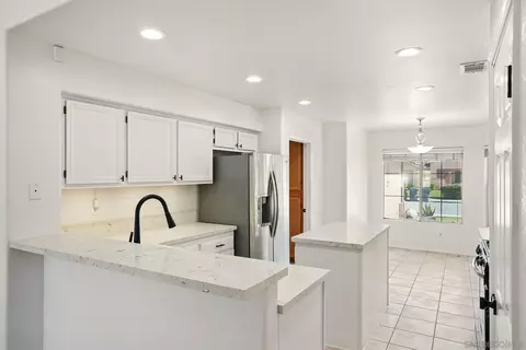 Kitchen - 3948 Baja Vis, Oceanside, CA 92058 photo 3 of 9