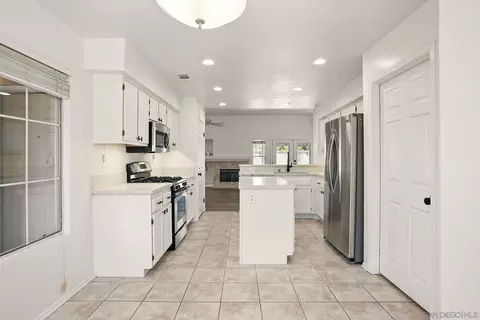 Kitchen - 3948 Baja Vis, Oceanside, CA 92058 photo 9 of 9