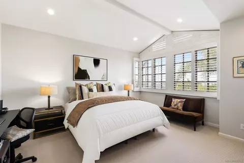 Bedroom - 7715 Ivanhoe Ave, La Jolla, CA 92037 photo 1 of 3