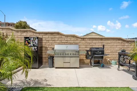 Exterior - 303 Ventasso Way, Fallbrook, CA 92028 photo 14 of 17