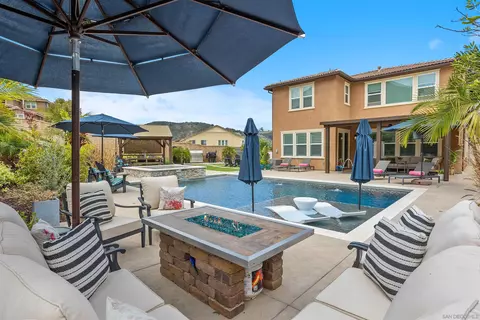Exterior - 303 Ventasso Way, Fallbrook, CA 92028 photo 11 of 17