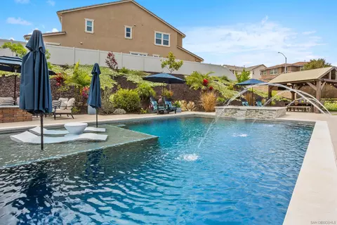 Exterior - 303 Ventasso Way, Fallbrook, CA 92028 photo 12 of 17
