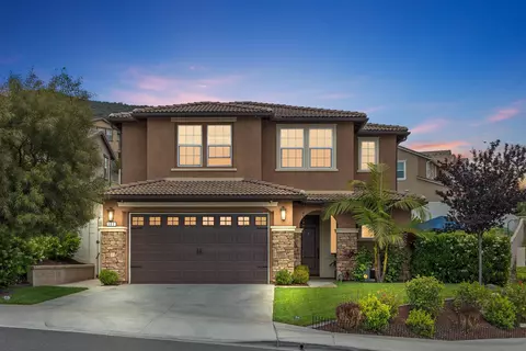 Exterior - 303 Ventasso Way, Fallbrook, CA 92028 photo 2 of 17