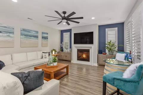 Living - 303 Ventasso Way, Fallbrook, CA 92028 photo 1 of 2