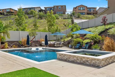 Exterior - 303 Ventasso Way, Fallbrook, CA 92028 photo 13 of 17