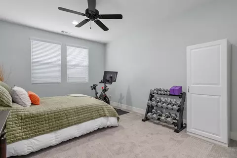 Bedroom - 303 Ventasso Way, Fallbrook, CA 92028 photo 1 of 5