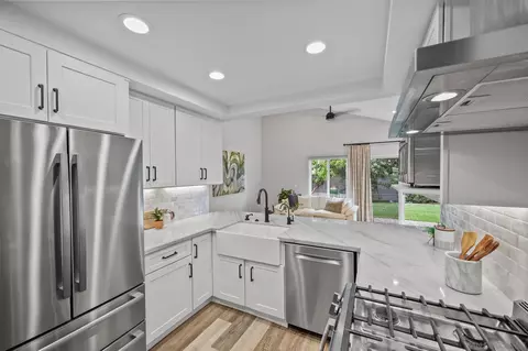 Kitchen - 1933 Parkdale Ln, Encinitas, CA 92024 photo 2 of 3
