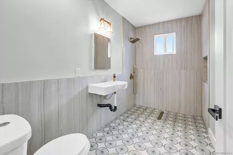 Bath - 3144 Aurora Vis, Spring Valley, CA 91978 photo 6 of 6