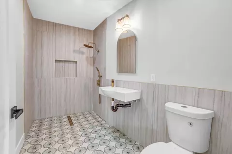 Bath - 3144 Aurora Vis, Spring Valley, CA 91978 photo 5 of 6