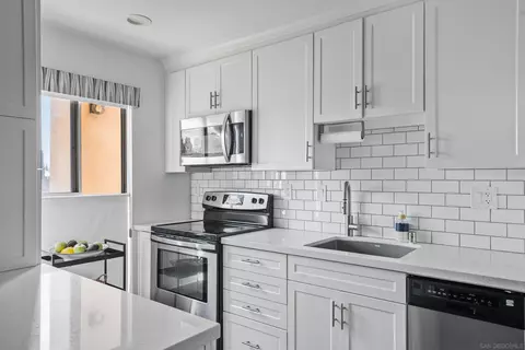 Kitchen - 5700 Baltimore Dr #156, La Mesa, CA 91942 photo 3 of 4