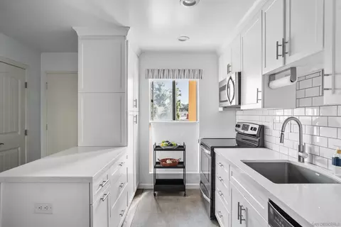 Kitchen - 5700 Baltimore Dr #156, La Mesa, CA 91942 photo 4 of 4