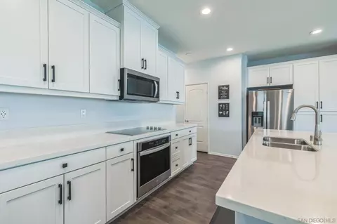 Kitchen - 5522 Starlight Pl, Bonsall, CA 92003 photo 1 of 5