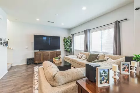 Living - 5522 Starlight Pl, Bonsall, CA 92003 photo 2 of 2