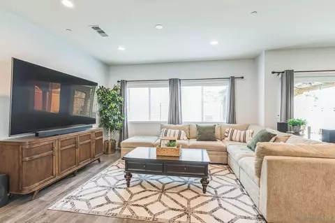 Living - 5522 Starlight Pl, Bonsall, CA 92003 photo 1 of 2