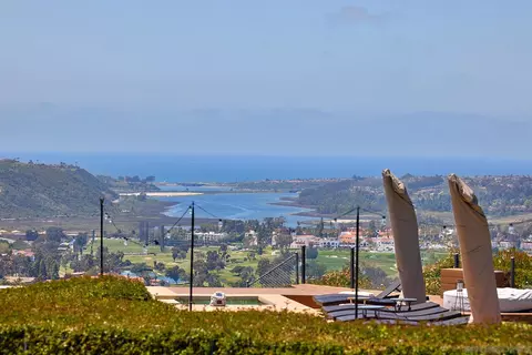 View/Area - 3219 Fosca St, Carlsbad, CA 92009 photo 7 of 23