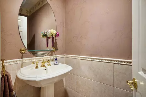 Bath - 3219 Fosca St, Carlsbad, CA 92009 photo 1 of 4
