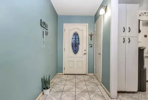 Entry Way - 44638 2nd St E, Lancaster, CA 93535 photo 1 of 1