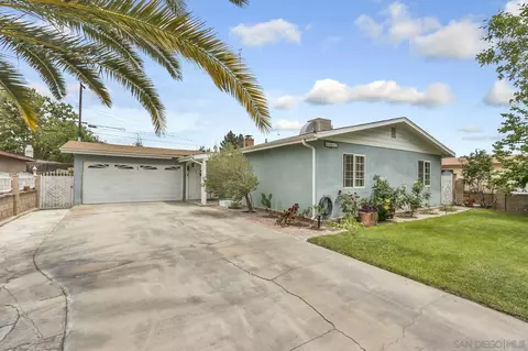Exterior - 44638 2nd St E, Lancaster, CA 93535 photo 6 of 6