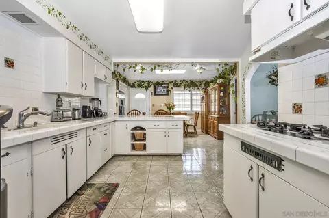 Kitchen - 44638 2nd St E, Lancaster, CA 93535 photo 3 of 7