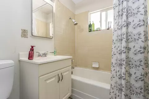 Bath - 44638 2nd St E, Lancaster, CA 93535 photo 3 of 3