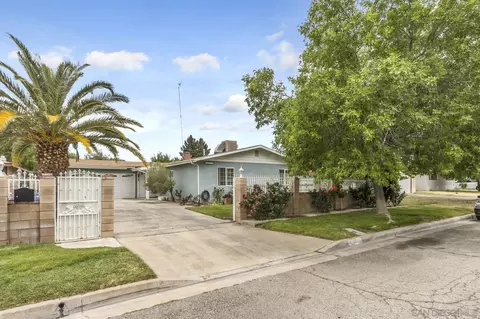 44638 2nd St E, Lancaster, CA 93535