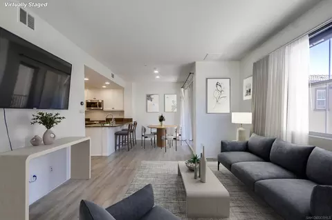 Living - 2001 Montilla St, Santee, CA 92071 photo 2 of 4