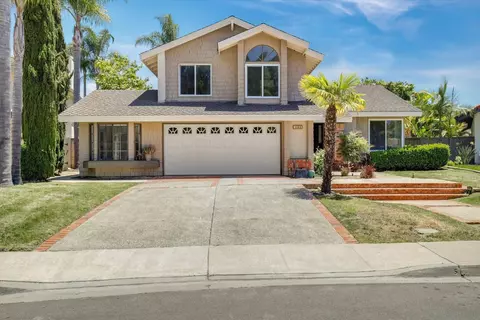 1103 Countrywood Ln, Vista, CA 92081