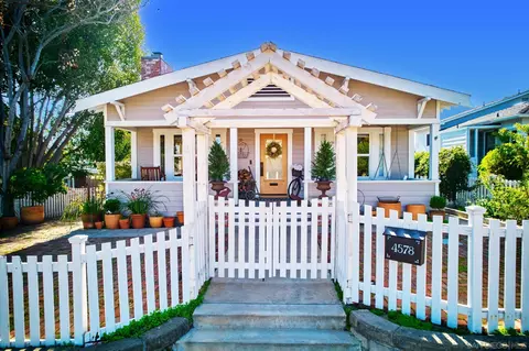 Exterior - 4578 3rd St, La Mesa, CA 91941 photo 2 of 3