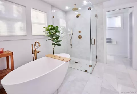 Bath - 4578 3rd St, La Mesa, CA 91941 photo 1 of 3