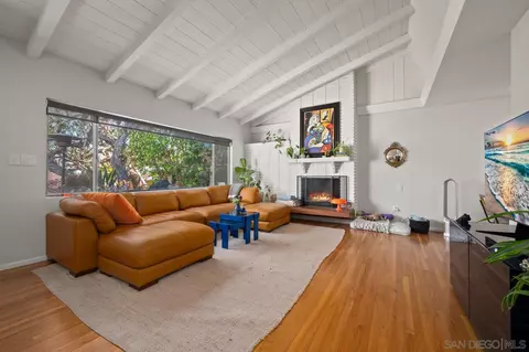 1340 Loring St, San Diego, CA 92109