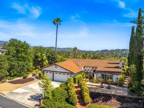 View/Area - 17109 Cloudcroft Dr, Poway, CA 92064 photo 1 of 8
