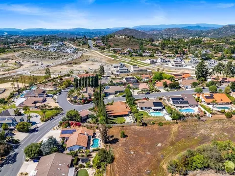 View/Area - 17109 Cloudcroft Dr, Poway, CA 92064 photo 6 of 8