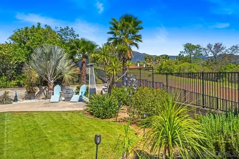 Exterior - 17109 Cloudcroft Dr, Poway, CA 92064 photo 3 of 18