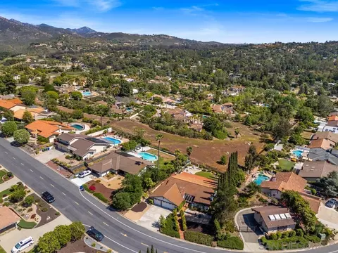 View/Area - 17109 Cloudcroft Dr, Poway, CA 92064 photo 3 of 8
