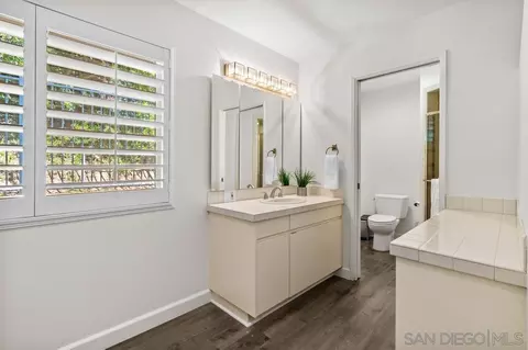 Bath - 17109 Cloudcroft Dr, Poway, CA 92064 photo 3 of 5