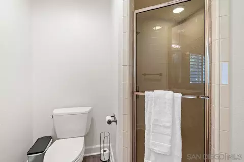 Bath - 17109 Cloudcroft Dr, Poway, CA 92064 photo 4 of 5