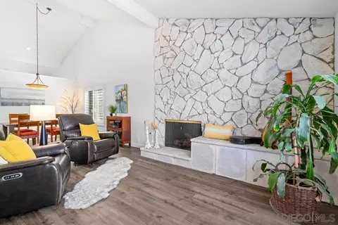 Living - 17109 Cloudcroft Dr, Poway, CA 92064 photo 2 of 9