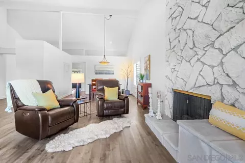 Living - 17109 Cloudcroft Dr, Poway, CA 92064 photo 4 of 9