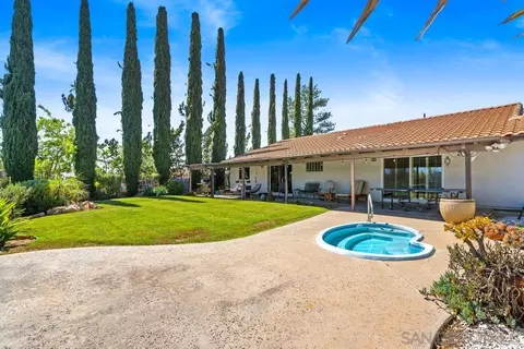 Exterior - 17109 Cloudcroft Dr, Poway, CA 92064 photo 7 of 18