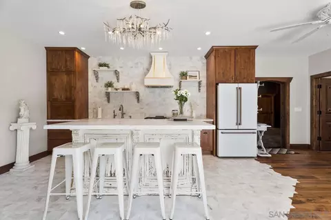 Kitchen - 4859 Highway 79, Julian, CA 92036 photo 2 of 4