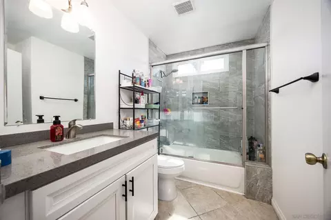 Bath - 4478 Silver Birch Way, Oceanside, CA 92057 photo 4 of 4
