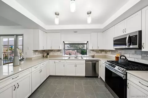Kitchen - 10059 Carissa Ln, Spring Valley, CA 91977 photo 2 of 7