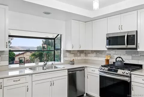 Kitchen - 10059 Carissa Ln, Spring Valley, CA 91977 photo 4 of 7