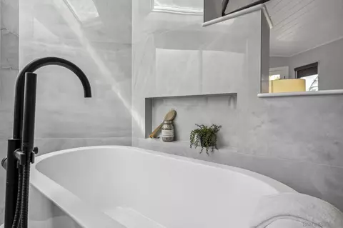 Bath - 2026 Estero St, Oceanside, CA 92054 photo 8 of 11