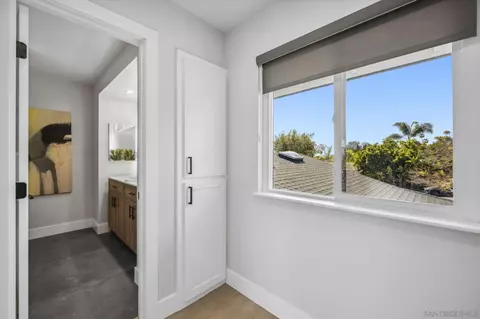 Entry Way - 2026 Estero St, Oceanside, CA 92054 photo 6 of 7