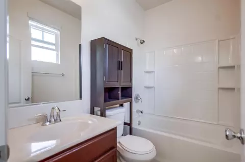Bath - 9810 Old Tree Ln, Santee, CA 92071 photo 4 of 7