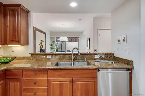 7530 Draper Ave #2, La Jolla, CA 92037 photo 9