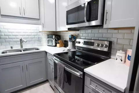 10507 Caminito Rimini, San Diego, CA 92129