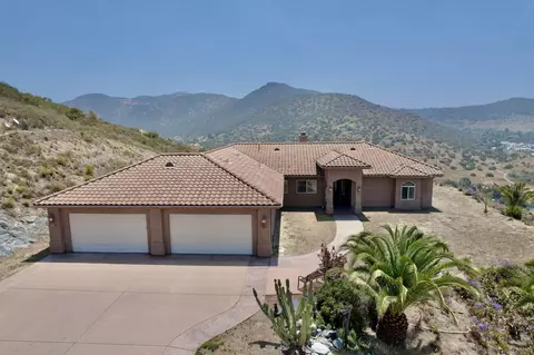 9189 Vista Entrada, Lakeside, CA 92040