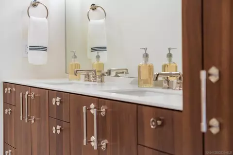 Bath - 939 Coast Blvd #4A, La Jolla, CA 92037 photo 3 of 4